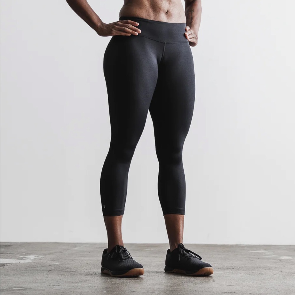 NOBULL Mid Rise Crop leggings, size small